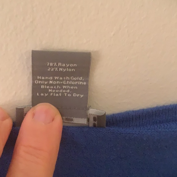 Ann Taylor Bright blue sweater size L - 78% rayon and 22% nylon - Picture 3 of 5